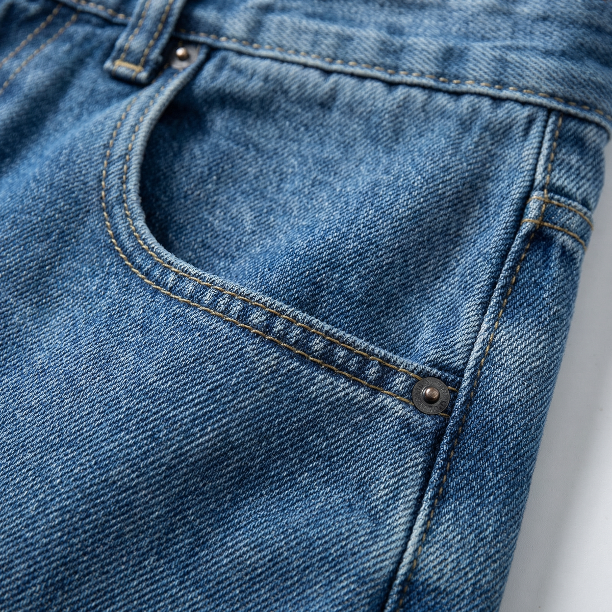 Clyde Denim-Jeans Relaxed Fit mit geradem Bein