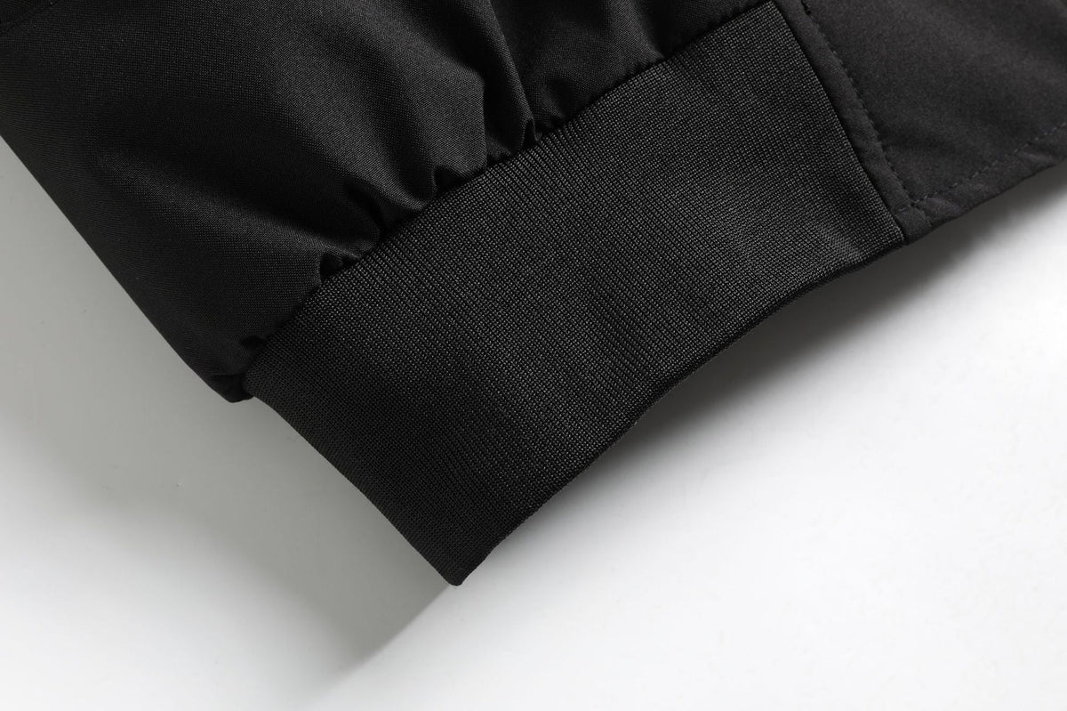 Herren Jacke mit Kapuze und gesteppter Innenseite