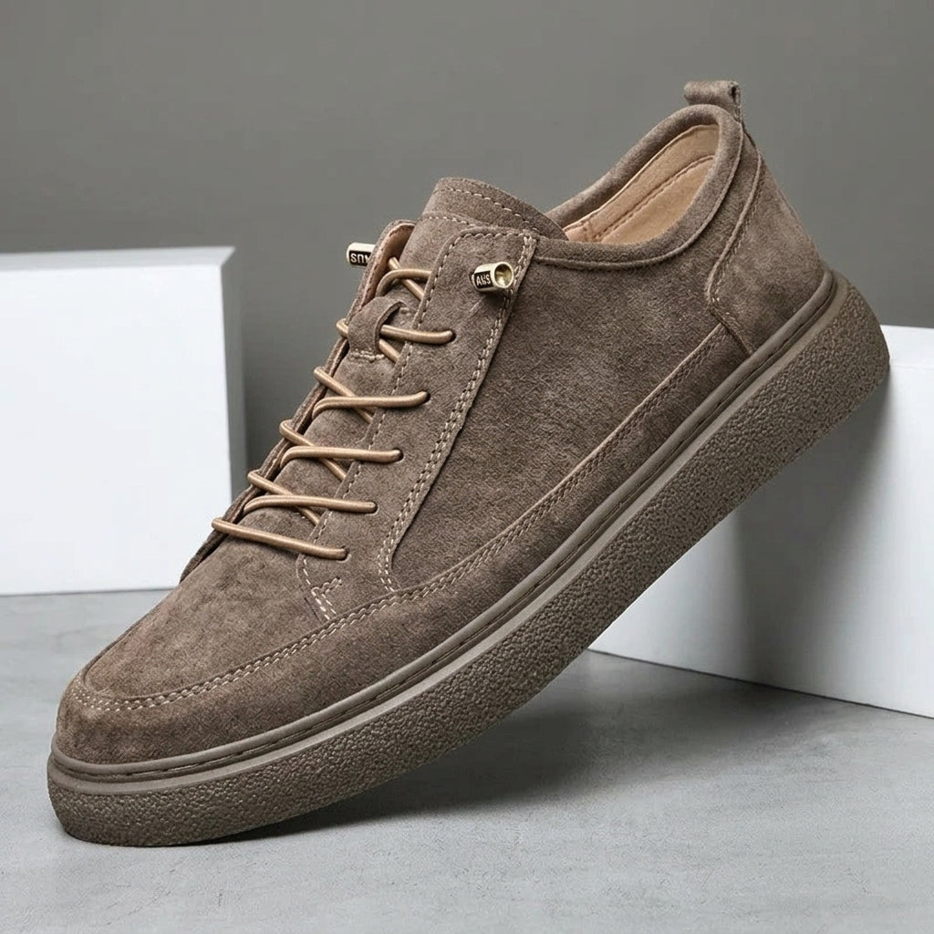 Herren Sneaker im minimalistischen Design