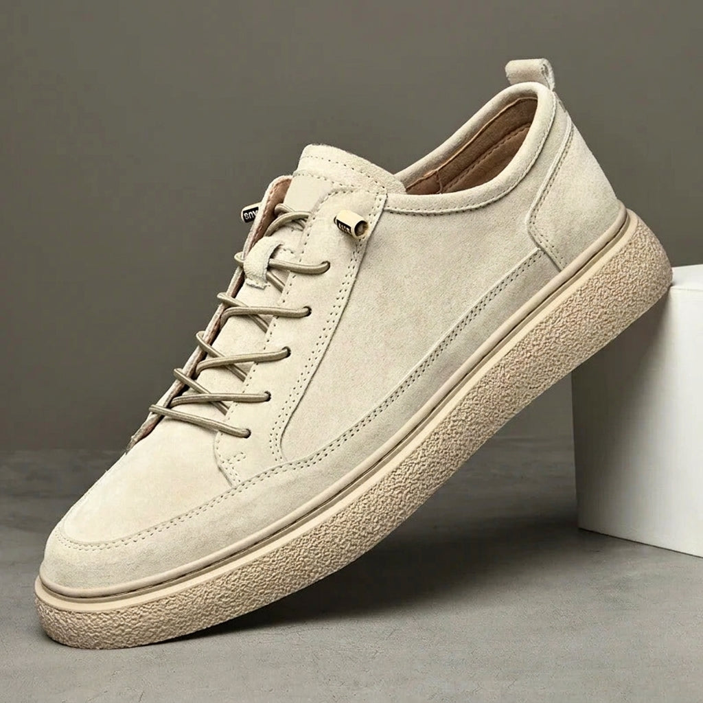 Herren Sneaker im minimalistischen Design