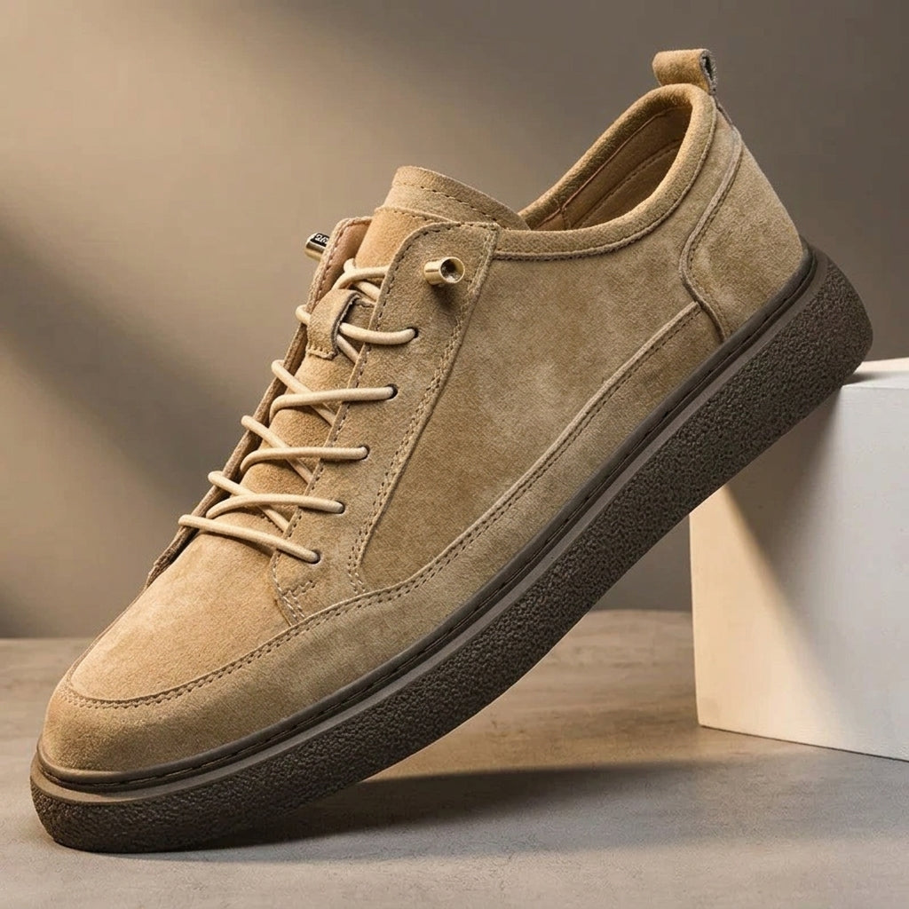 Herren Sneaker im minimalistischen Design