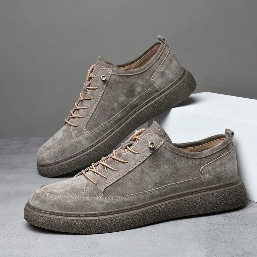 Herren Sneaker im minimalistischen Design