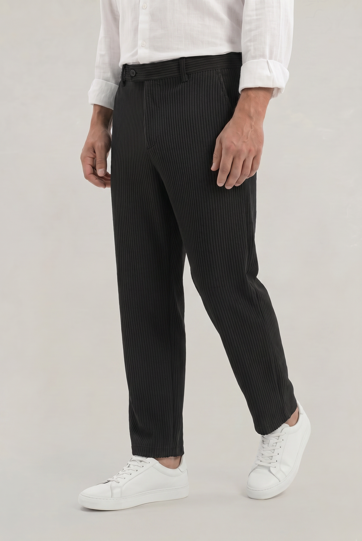 Herren Weite Hose mit Strukturstoff und Seitentaschen