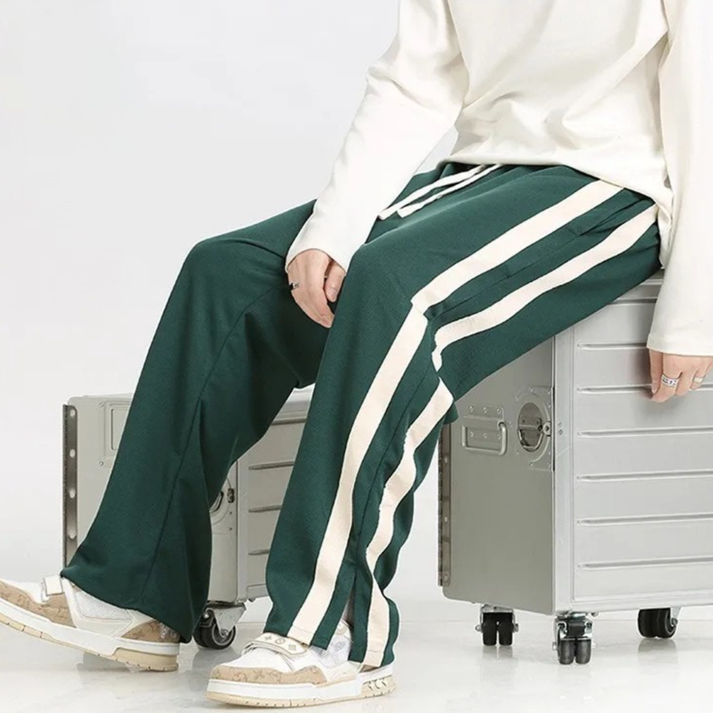 Jogginghose Damen mit Kontraststreifen und Kordelzug für Sport und Freizeit