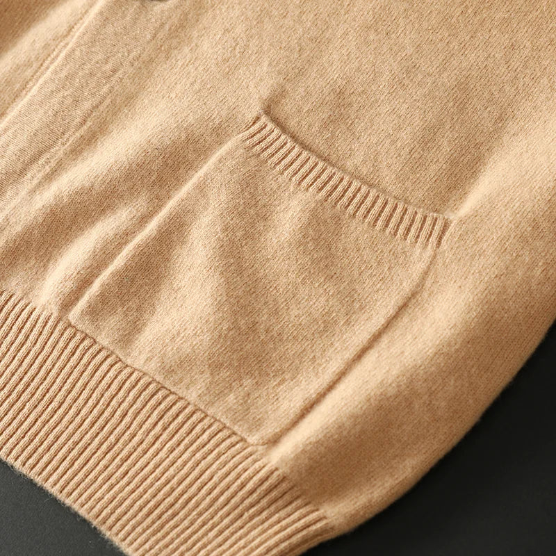 Herren Strickjacke mit Ärmelstreifen und Rippbündchen