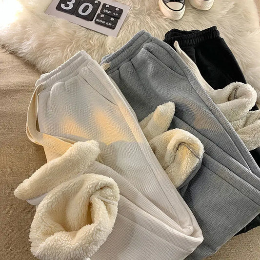 Damen Loungehose mit Fleece-Futter in lockerer Passform