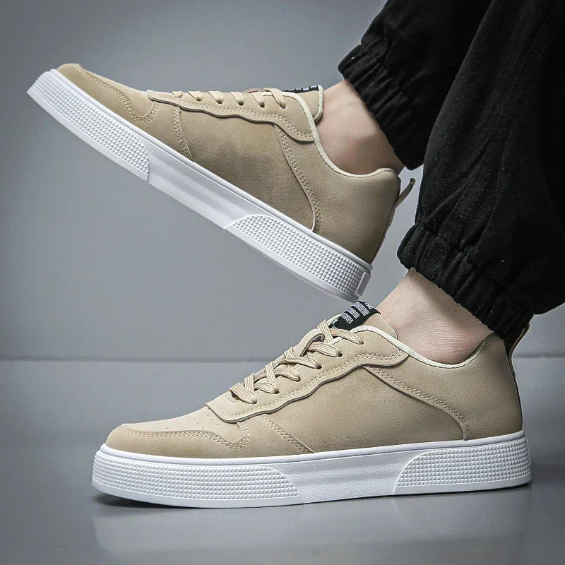 Herren Sneaker im Court-Design mit Schnürung