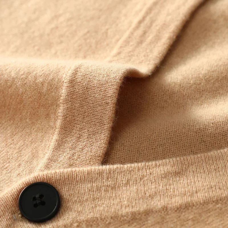 Herren Strickjacke mit Ärmelstreifen und Rippbündchen