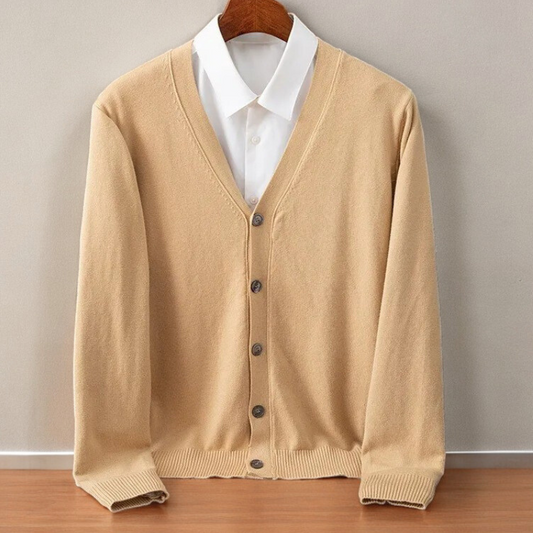 Herren Strickjacke in klassischer Passform