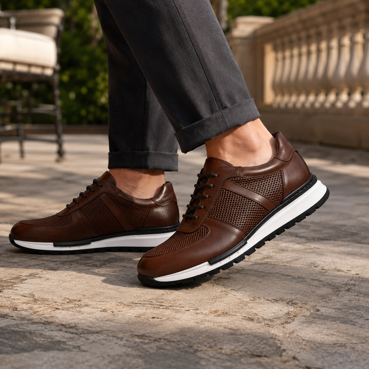 Herren Sneaker mit gepolstertem Kragen und Schnürung