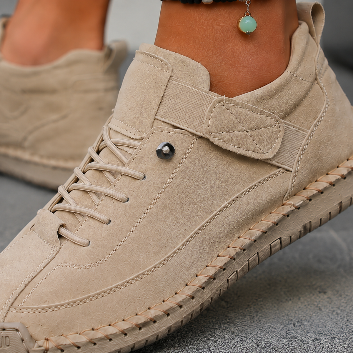 Damen Sneaker mit Klettverschluss und elastischer Schnürung