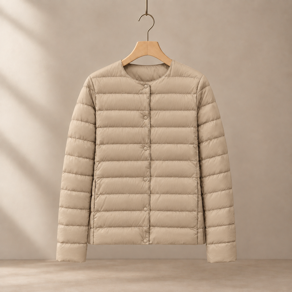 Damen Steppjacke mit Eingrifftaschen und schmaler Passform