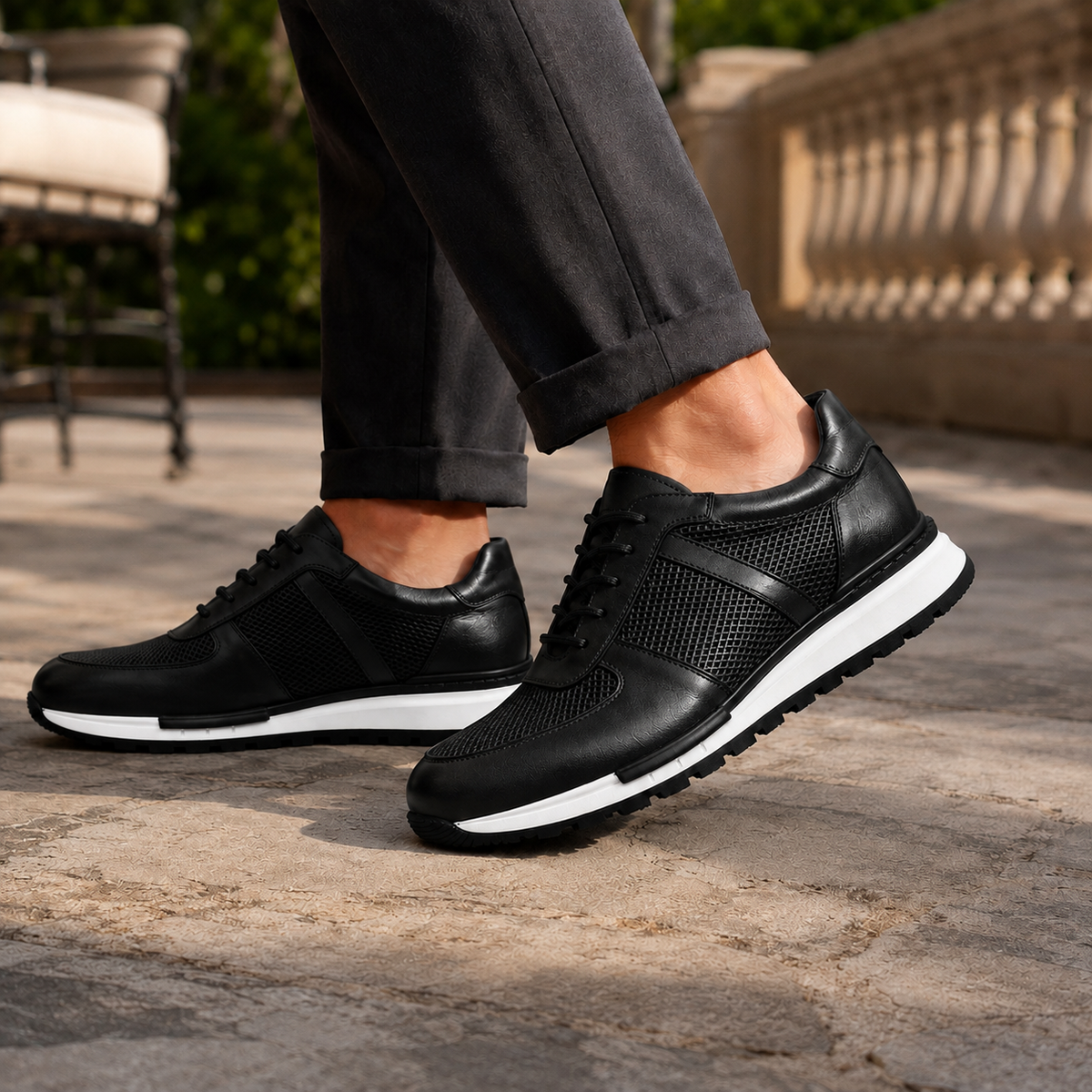 Herren Sneaker mit gepolstertem Kragen und Schnürung