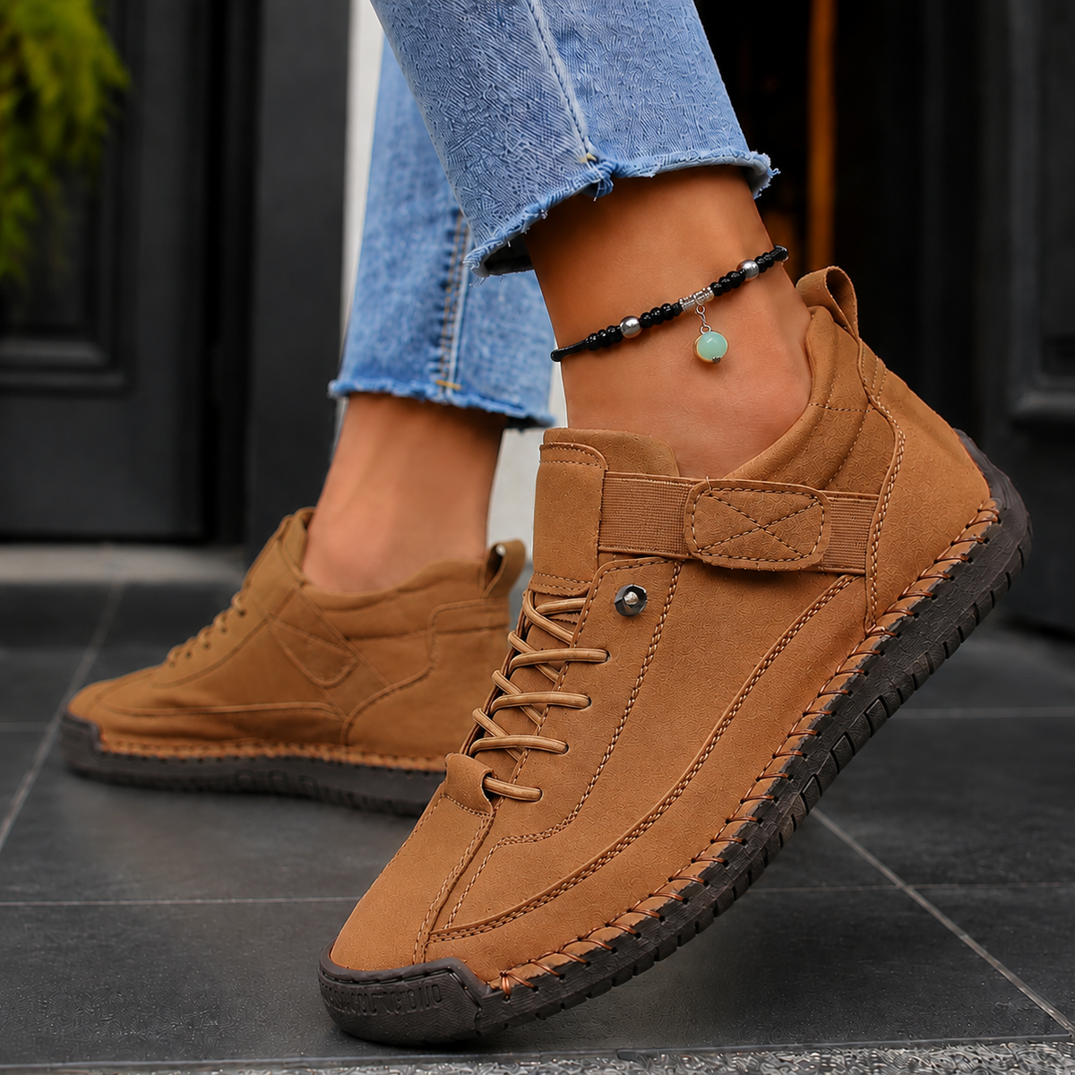 Damen Sneaker mit Klettverschluss und elastischer Schnürung