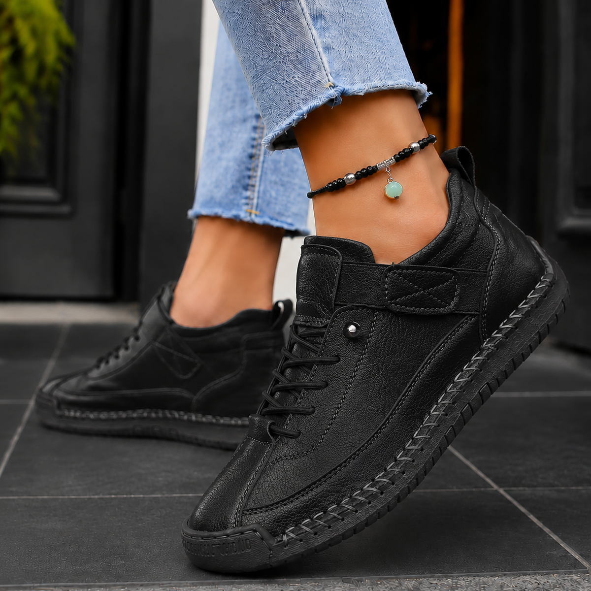 Damen Sneaker mit Klettverschluss und elastischer Schnürung