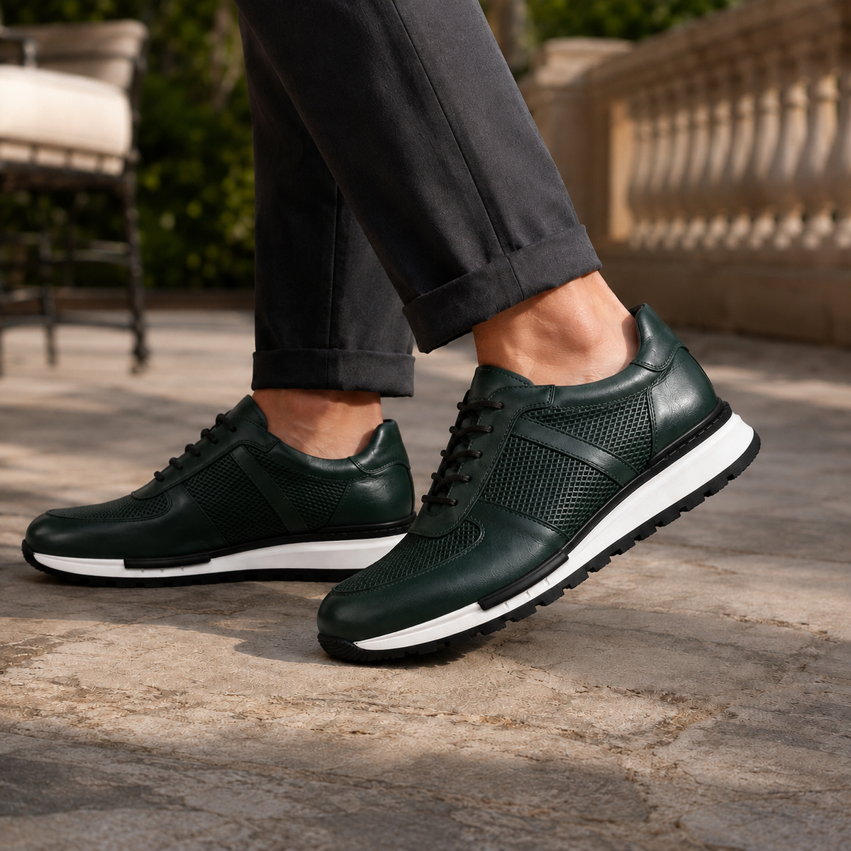 Herren Sneaker mit gepolstertem Kragen und Schnürung