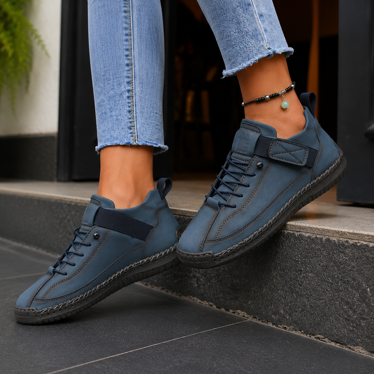Damen Sneaker mit Klettverschluss und elastischer Schnürung