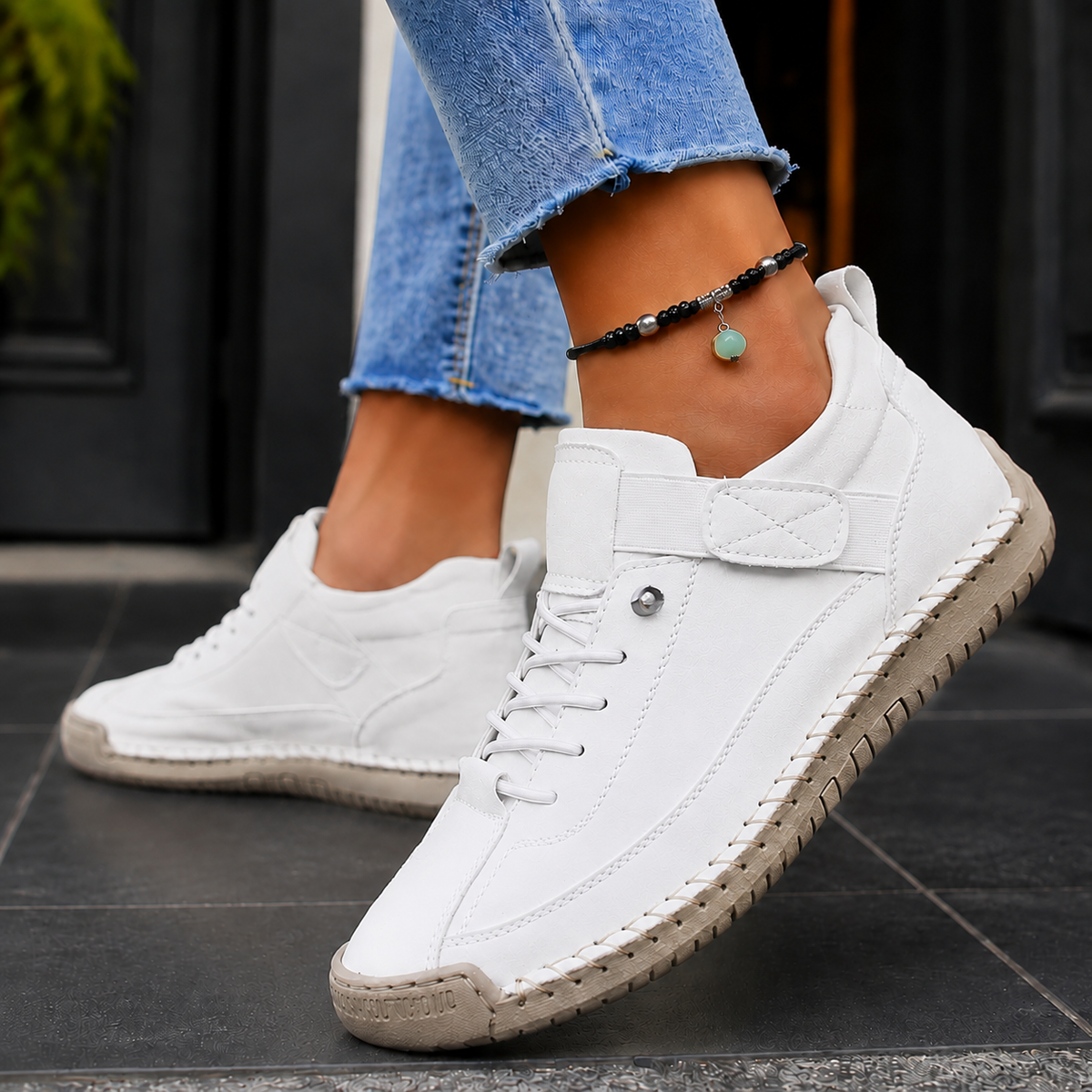 Damen Sneaker mit Klettverschluss und elastischer Schnürung
